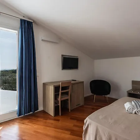 Pizzuta Villa *